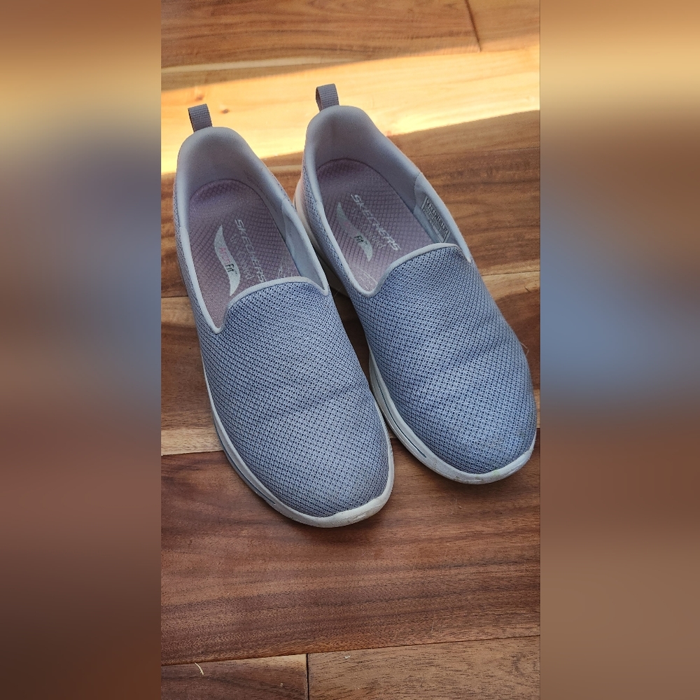 Skechers
